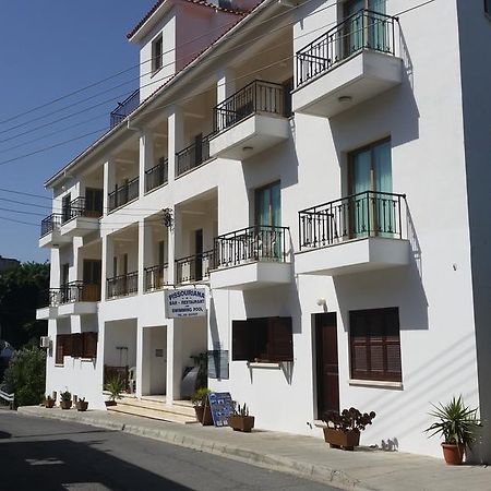Pissouriana Hotel Apartments Buitenkant foto